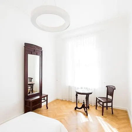Apartman Art Nouveau - 210 M2 *