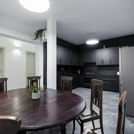 Art Nouveau - 210 M2 Apartment *